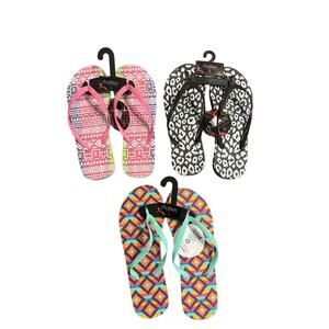 Women’s Chatties Flip Flops Lot. Size 5/6. NWT!